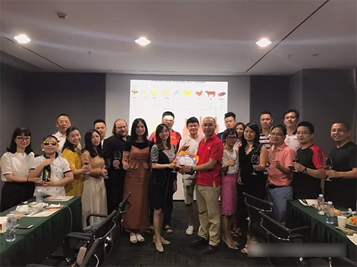 MBA营销总监班26班走进“香港新依和集团”学习活动